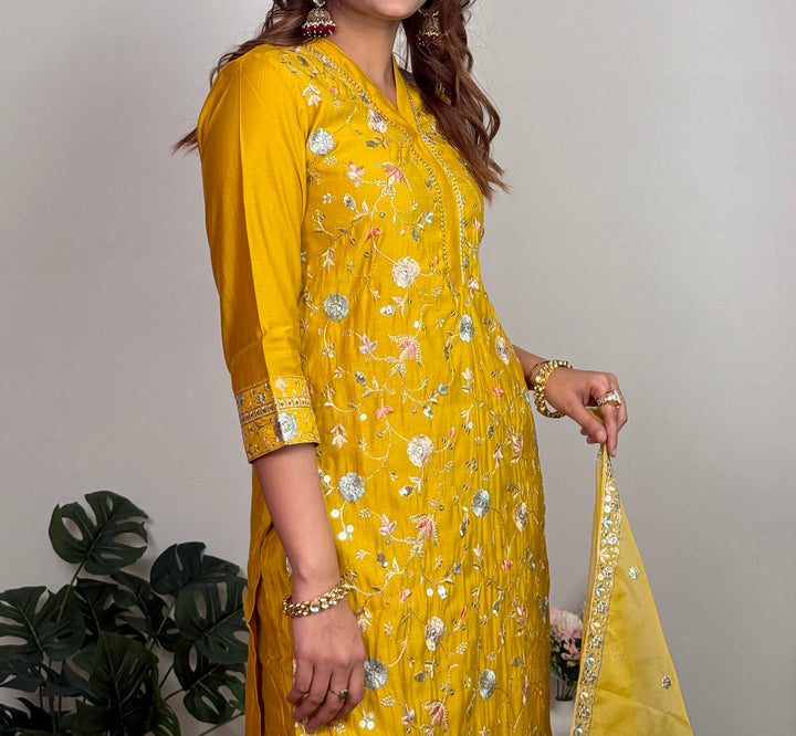 Sunehri Suit Set